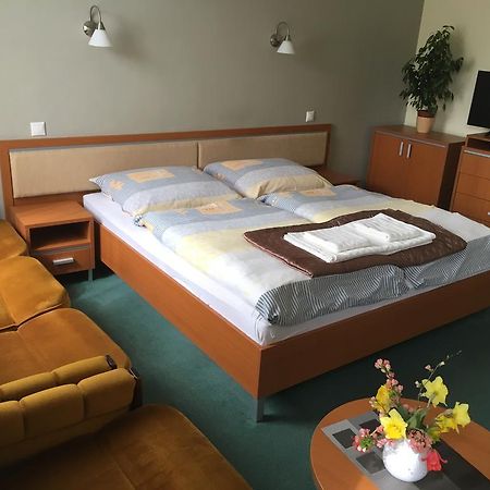 Apartman Darmon Piest'any Exteriér fotografie