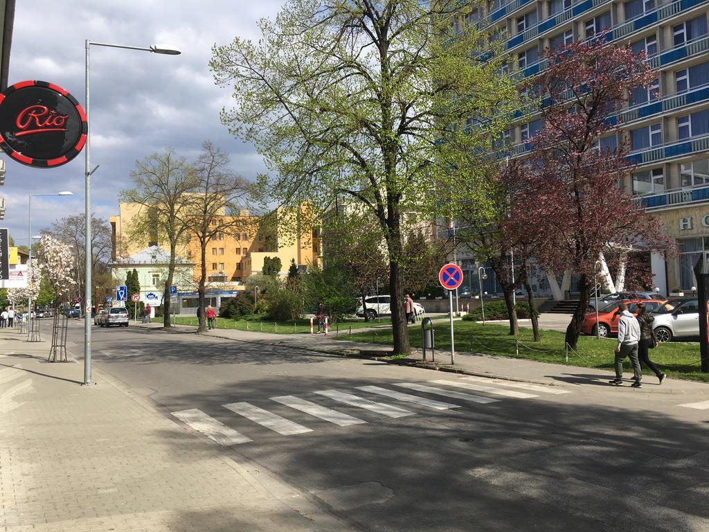 Apartman Darmon Piest'any Exteriér fotografie